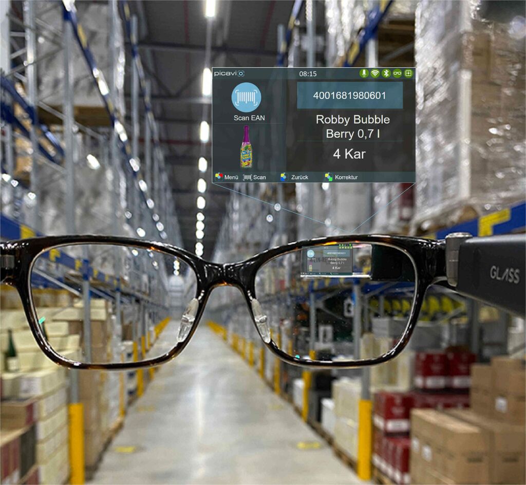 Smart Glasses, die ein Produkt im Lager auf dem User Interface zeigen